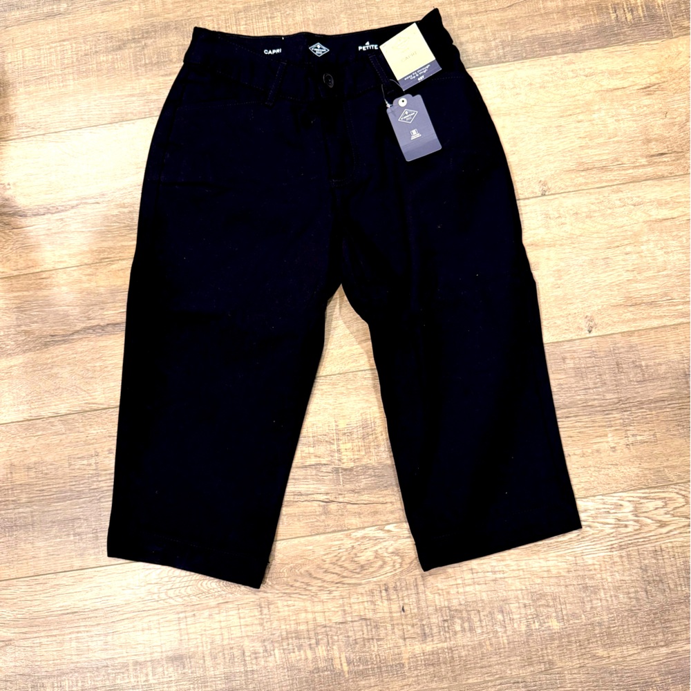 NWT Black Casual Petite Capri Pants, size 4P